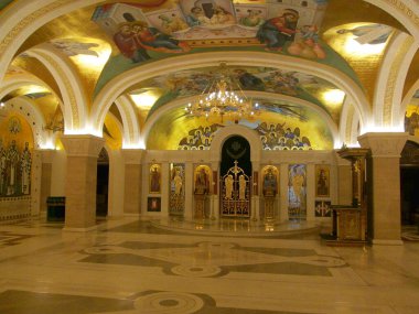 Belgrad, Sırbistan - 28 Temmuz 2018: Belgrad, Sırbistan 'daki Ortodoks Aziz Sava kilisesinin yeraltı mahzeni