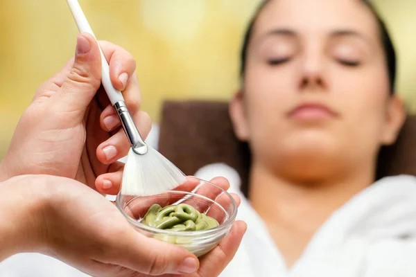 Close Hands Holding Bowl Brush Purifying Seaweed Pealing Spa Out — Stock Photo, Image