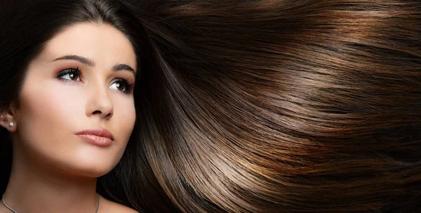 Glamour Beauty Portrait Stunning Brunette Long Stylish Brown Shiny Hair — Stock Photo, Image