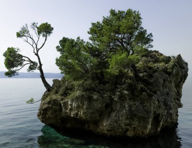Kamen Brela - ünlü ada Brela, Makarska Riviera, Dalmaçya, Hırvatistan