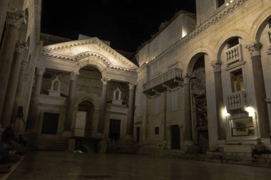 Hırvatistan 'ın tarihi Split kentinde 28 Ekim 2016 gecesi Roma İmparatorluk Sarayı