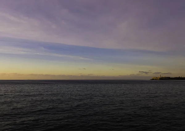 Ηλιοβασίλεμα Πάνω Από Τον Ατλαντικό Ωκεανό Morro Κάστρο Στο Παρασκήνιο — Φωτογραφία Αρχείου