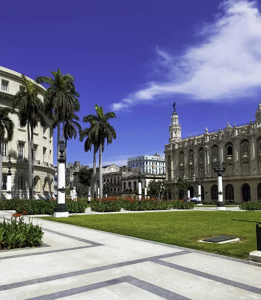 Havana harika tiyatro / Gran Teatro de La Habana Alicia Alonso - Paseo del Prado, Havana, Küba 03.06.2018 üzerinde