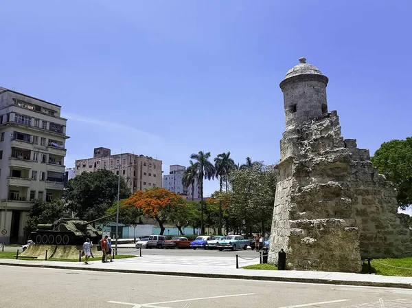 Straße Von Havanna Mit Resten Der Alten Stadtmauer Und Einem — Stockfoto