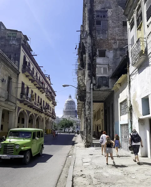 Street Havana Old Residential Buildings National Capitol Building Capitolio Havana — Stock Photo, Image