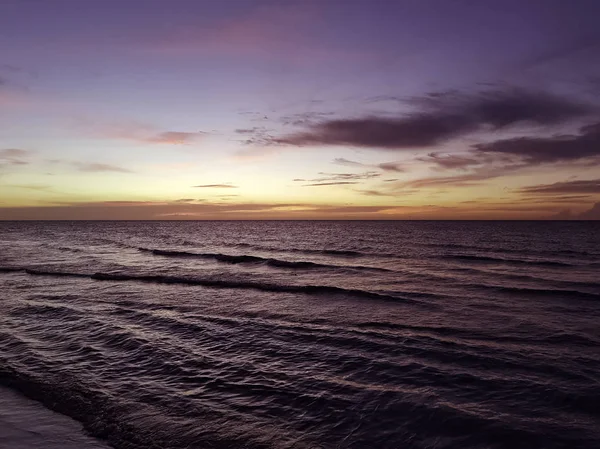 Dramática Puesta Sol Sobre Agua Playa Cubana — Foto de Stock