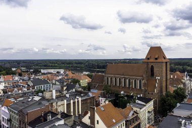 Torun, Polonya Katedrali ile eski şehrin havadan görünümü
