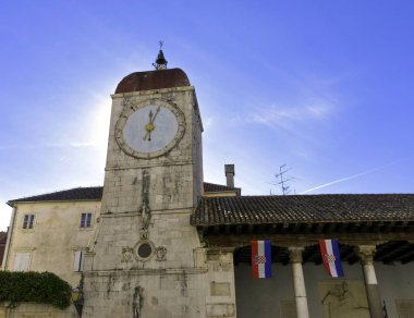 Hırvatistan 'ın tarihi Trogir kentindeki Saat Kulesi, 29 Ekim 2016