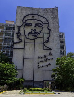 Küba kahraman Ernesto Che Guevara - Devrim Meydanı (La Plaza de la Revolucin), Havana, Küba üzerinde 03 Haziran 2018 çelik bir anıt ile iç yapı Bakanlığı