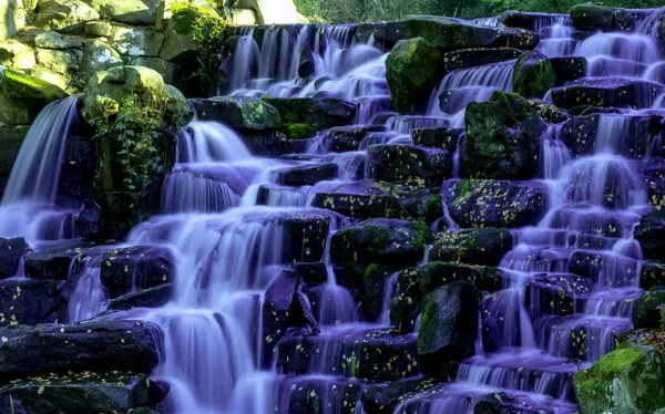 Орнаментальный Каскадный Водопад Virginia Water Суррей Великобритания — стоковое фото