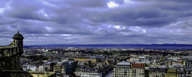 Edinburgh hava Panoraması hemen önce fırtına - bir görünüm Edinburgh Castle