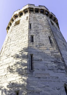Warwick Castle - Warwick, Warwickshire, İngiltere üzerinde 21 Ekim 2018 kulesinde adam