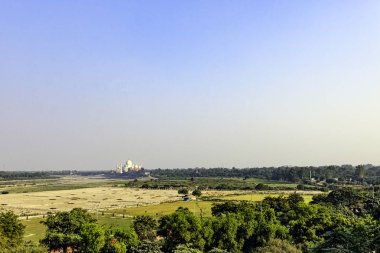 Arka plan - Agra, Uttar Pradesh, Hindistan ile Taj Mahal alanlarının panoramik görünüm