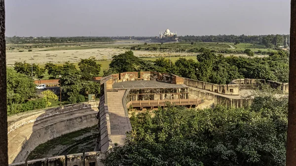 Una Vista Desde Ventana Agra Red Fort Con Campos Taj — Foto de Stock