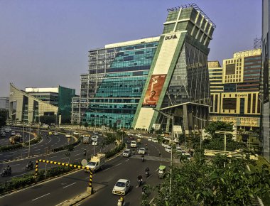 Gurgaon / Gurugram, Yeni Delhi, Hindistan - 13 Aralık 2018: Cyber City (Cyberhub Mimarlık)