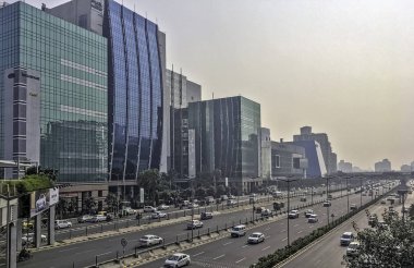 Gurgaon / Gurugram, Yeni Delhi, Hindistan - 13 Aralık 2018: Cyber City (Cyberhub Mimarlık)
