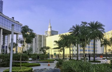 Gurgaon / Gurugram, Yeni Delhi, Hindistan - 13 Aralık 2018: Cyber City (Cyberhub Mimarlık)