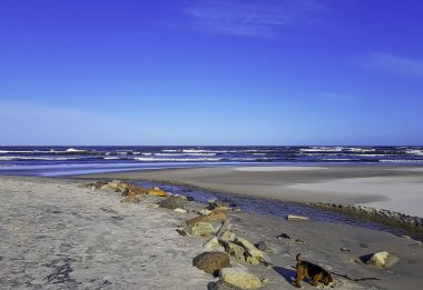 Kış - Lubiatowo, Pomerania, Polonya Baltık Denizi girmeden taze su akışı