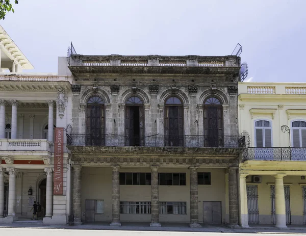 Edifício Residencial Antigo Havana Cuba 2018 — Fotografia de Stock