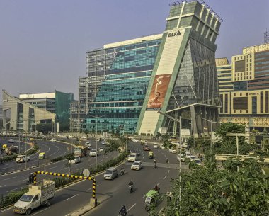 Gurgaon / Gurugram, Yeni Delhi, Hindistan - 13 Aralık 2018: Cyber City (Cyberhub Mimarlık)