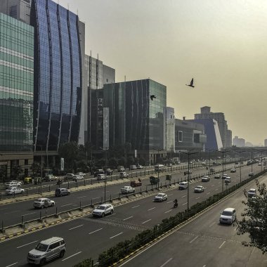 Gurgaon / Gurugram, Yeni Delhi, Hindistan - 13 Aralık 2018: Cyber City (Cyberhub Mimarlık)