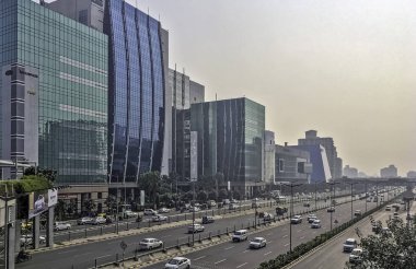 Gurgaon / Gurugram, Yeni Delhi, Hindistan - 13 Aralık 2018: Cyber City (Cyberhub Mimarlık)
