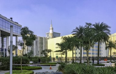 Gurgaon / Gurugram, Yeni Delhi, Hindistan - 13 Aralık 2018: Cyber City (Cyberhub Mimarlık)