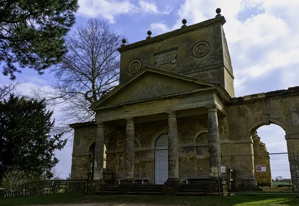 Ruiny Świątyni Przyjaźni Pole Hawkwell Stowe Buckinghamshire Wielka Brytania Marca — Zdjęcie stockowe