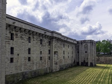 Chateau de Vincennes-Vincennes kasabasında büyük 14 ve 17th century Fransız Kraliyet Kalesi, Val-de-Marne, Fransa 26 Mayıs 2019