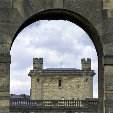 Chateau de Vincennes-Vincennes kasabasında büyük 14 ve 17th century Fransız Kraliyet Kalesi, Val-de-Marne, Fransa 26 Mayıs 2019