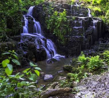 La Petite Cascade - Cance ve Canon nehirlerinin Küçük Şelalesi - Le Neufbourg, Normandiya, Fransa