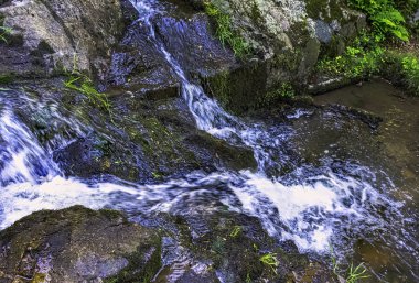 La Petite Cascade - Cance ve Canon nehirlerinin Küçük Şelalesi - Le Neufbourg, Normandiya, Fransa