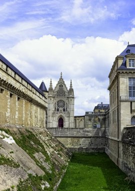 Chateau de Vincennes-Vincennes kasabasında büyük 14 ve 17th century Fransız Kraliyet Kalesi, Val-de-Marne, Fransa 26 Mayıs 2019