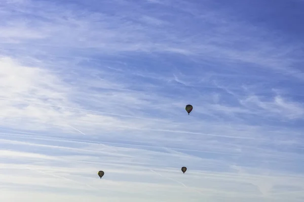 Három Hőlégballon Francia Mezők Felett Dinan Franciaország — Stock Fotó