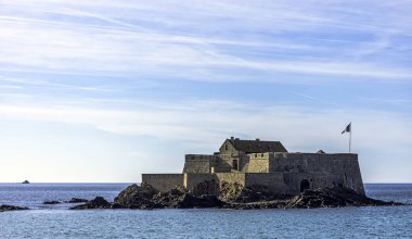 Fort de la Conchee - Kayalık Quince adasında sur, Brittany, Fransa 31 Mayıs 2019