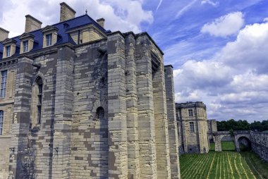 Chateau de Vincennes-Vincennes kasabasında büyük 14 ve 17th century Fransız Kraliyet Kalesi, Val-de-Marne, Fransa 26 Mayıs 2019