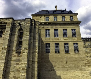 Chateau de Vincennes-Vincennes kasabasında büyük 14 ve 17th century Fransız Kraliyet Kalesi, Val-de-Marne, Fransa 26 Mayıs 2019