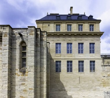 Chateau de Vincennes-Vincennes kasabasında büyük 14 ve 17th century Fransız Kraliyet Kalesi, Val-de-Marne, Fransa 26 Mayıs 2019