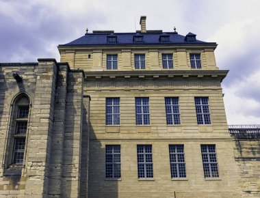 Chateau de Vincennes-Vincennes kasabasında büyük 14 ve 17th century Fransız Kraliyet Kalesi, Val-de-Marne, Fransa 26 Mayıs 2019