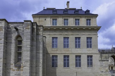 Chateau de Vincennes-Vincennes kasabasında büyük 14 ve 17th century Fransız Kraliyet Kalesi, Val-de-Marne, Fransa 26 Mayıs 2019