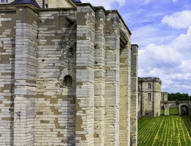 Chateau de Vincennes-Vincennes kasabasında büyük 14 ve 17th century Fransız Kraliyet Kalesi, Val-de-Marne, Fransa 26 Mayıs 2019