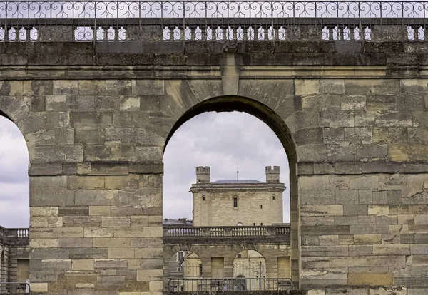 Chateau de Vincennes-Vincennes kasabasında büyük 14 ve 17th century Fransız Kraliyet Kalesi, Val-de-Marne, Fransa 26 Mayıs 2019