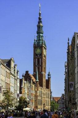 Gdansk, Tricity, Pomerania, Polonya'daki Main Town Hall'da 26 Ağustos 2019 tarihinde Gdansk Şehri Tarihi Müzesi ile Eski Şehir'in vintage mimarisi