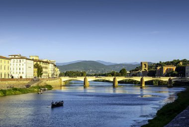 Ponte alle Grazie veya Ponte di Rubaconte - Floransa Arno Nehri üzerinde köprü, Toskana, İtalya 20 Eylül 2019