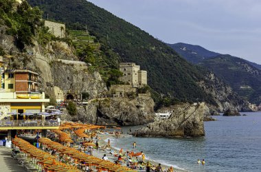Monterosso al Mare'nin Panoramik Manzarası, Cinque Terre, İtalya