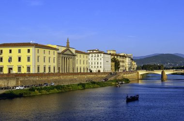 Ponte alle Grazie veya Ponte di Rubaconte - Floransa Arno Nehri üzerinde köprü, Toskana, İtalya 20 Eylül 2019