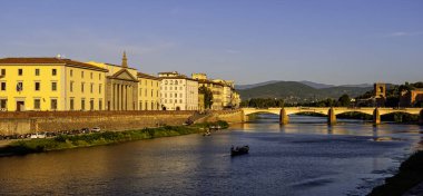 Ponte alle Grazie veya Ponte di Rubaconte - Floransa Arno Nehri üzerinde köprü, Toskana, İtalya 20 Eylül 2019
