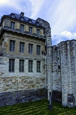 Chateau de Vincennes-Vincennes kasabasında büyük 14 ve 17th century Fransız Kraliyet Kalesi, Val-de-Marne, Fransa 26 Mayıs 2019
