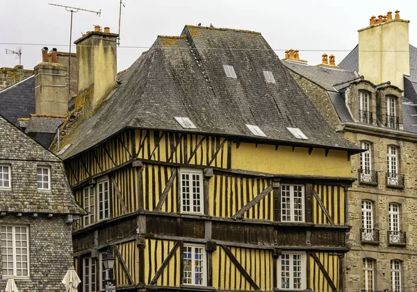 Zabytkowa Architektura Starego Miasta Dinan Bretania Francja Maja 2019 — Zdjęcie stockowe