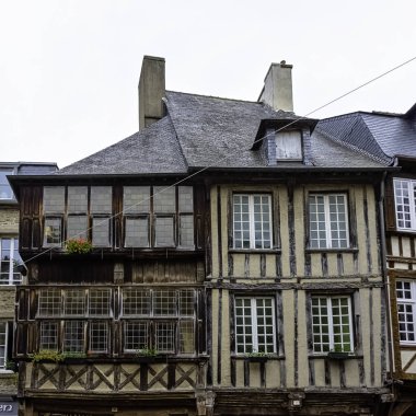 29 Mayıs 2019 'da Dinan, Brittany' deki Old Town 'un klasik mimarisi